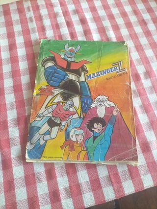 3 Álbumes cromos África, Don Quijote y dinosaurio