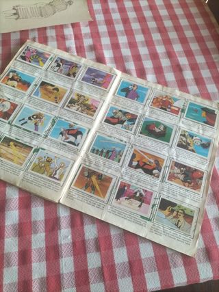 3 Álbumes cromos África, Don Quijote y dinosaurio