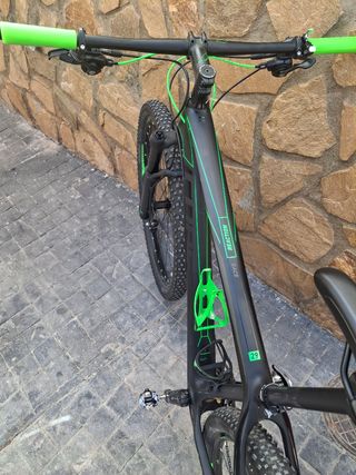Bicicleta montaña carbono CUBE reaction 