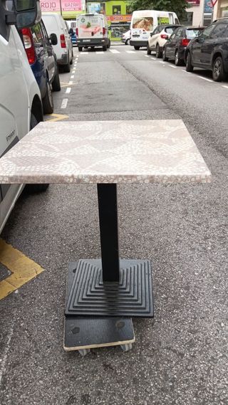 7 Mesas terraza 70x70cm. Exterior