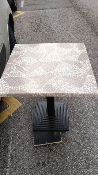 7 Mesas terraza 70x70cm. Exterior
