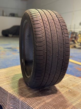 1 Neumático Michelin 295/40R20