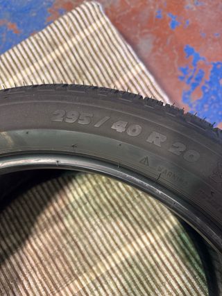 1 Neumático Michelin 295/40R20