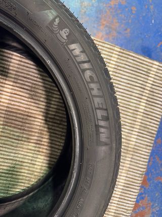 1 Neumático Michelin 295/40R20