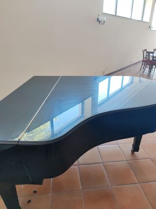 Pianoforte Yamaha 
- Ottimo stato pianoforte