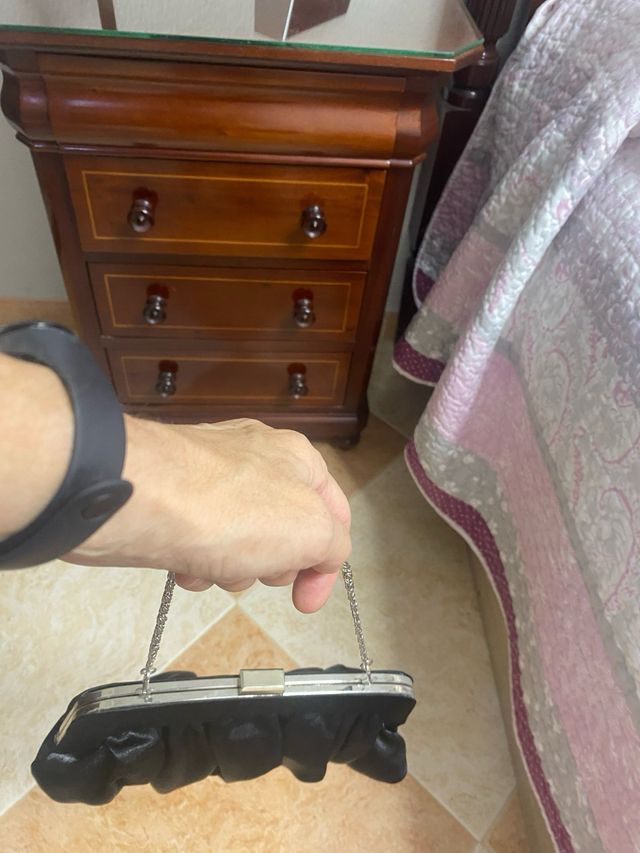 Bolso fiesta negro - Cadena plata