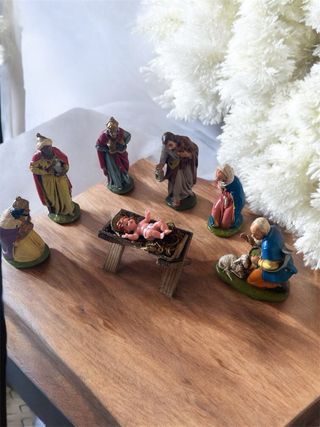 Pesebre antiguo: 8 figuras belén