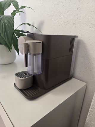 Cafetera Nespresso DeLonghi