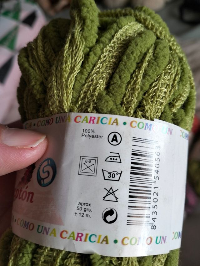 Nueve Ovillos lana pequeños