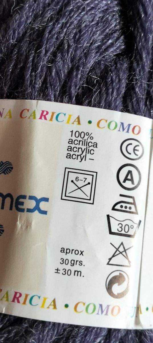 Nueve Ovillos lana pequeños