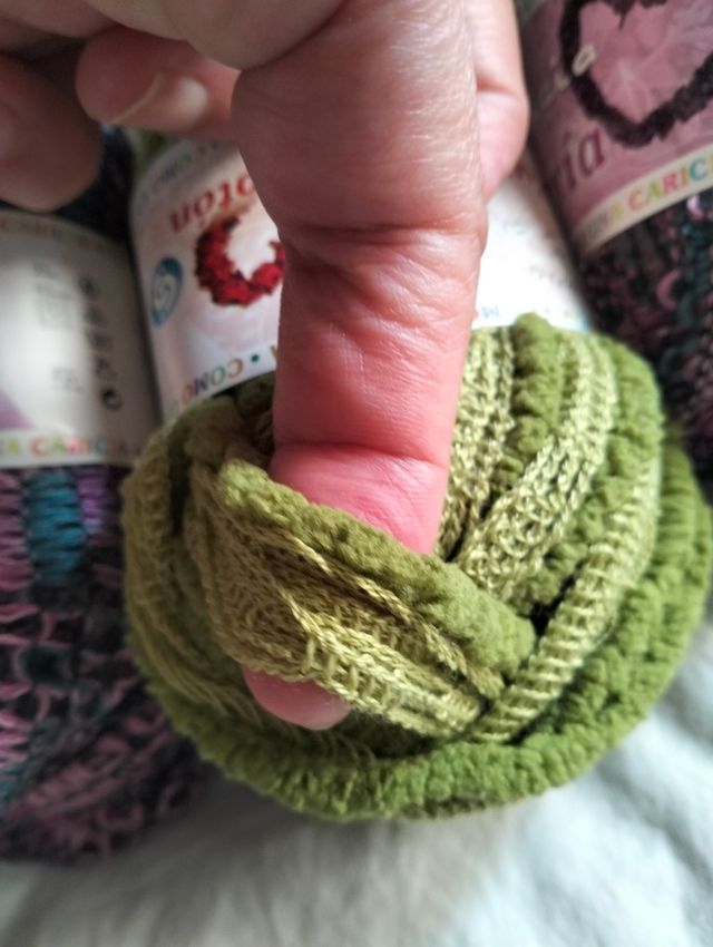 Nueve Ovillos lana pequeños