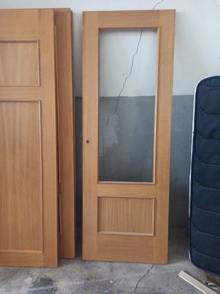 Puertas de madera nuevas