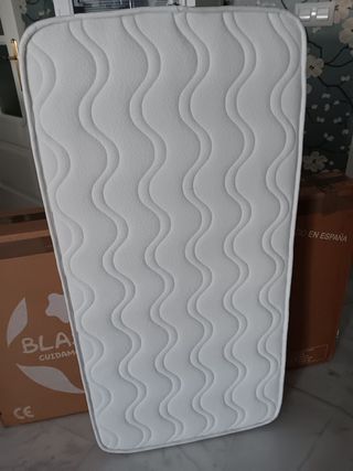 Cuna bebé blanca + colchón