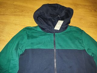 Sudadera con capucha azul y verde nueva