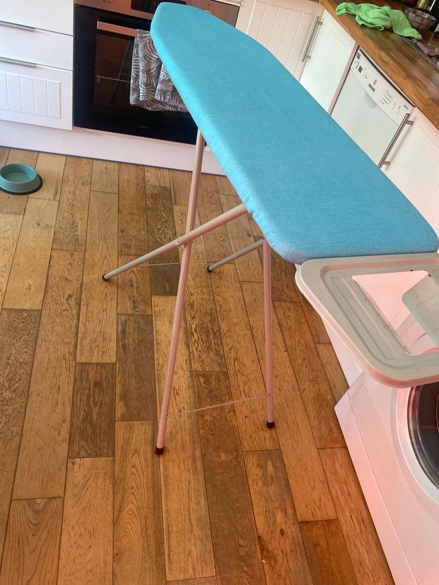 Tabla planchar acolchada - NUEVA