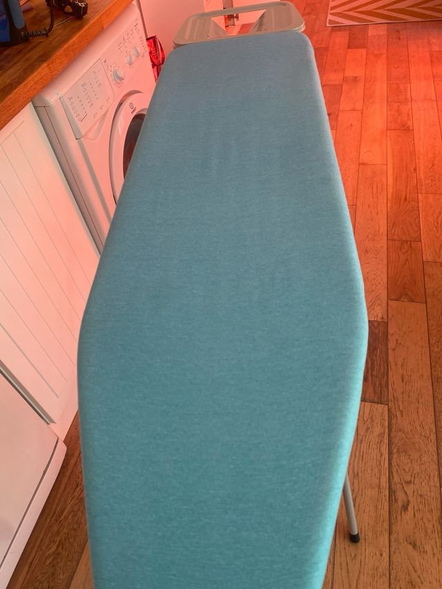 Tabla planchar acolchada - NUEVA