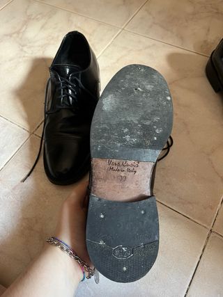 Scarpe eleganti nere in cuoio per uomo