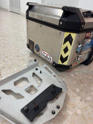 Top Case Givi Trekker Outback + Soporte