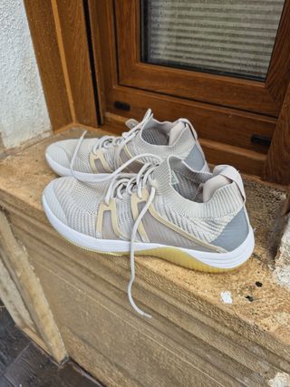  deportivas - Negro y Rosa y cris  20 € todas 