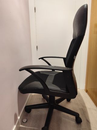 Silla oficina negra - piel sintética