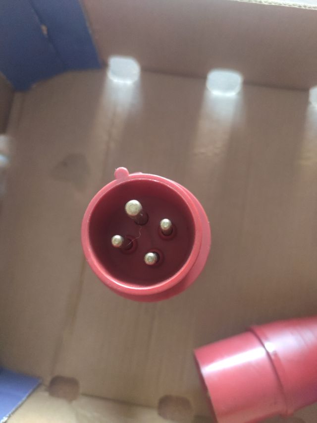 Conector Mennekes 16A 3P+