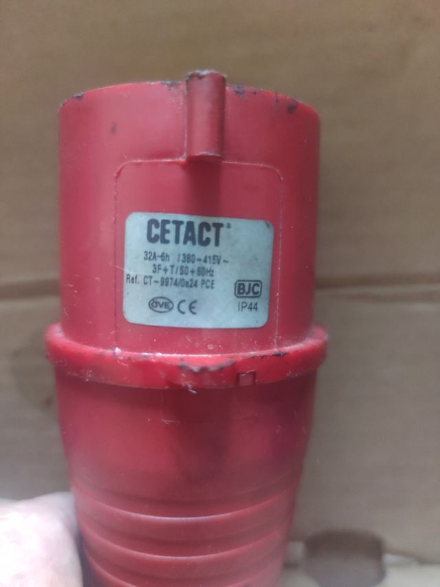 Conector Mennekes 16A 3P+