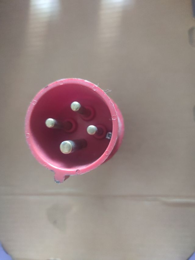 Conector Mennekes 16A 3P+