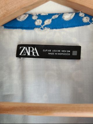 Vestido Zara mini azul bordado