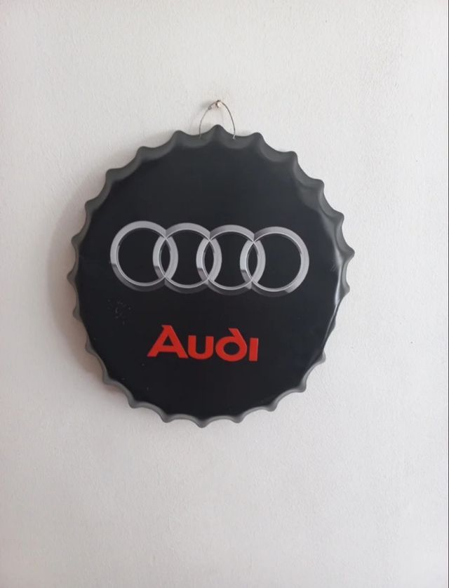 Lote Chapa Audi + Abrebotellas Estrella Damm 1876