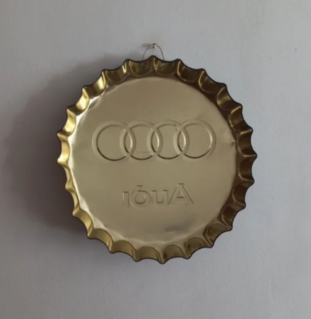 Lote Chapa Audi + Abrebotellas Estrella Damm 1876