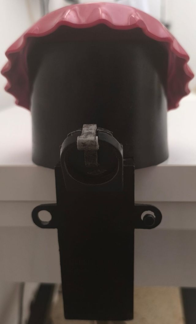 Lote Chapa Audi + Abrebotellas Estrella Damm 1876