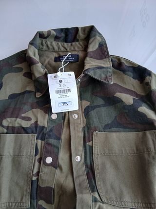 Mono vaquero elástico militar Bershka talla S