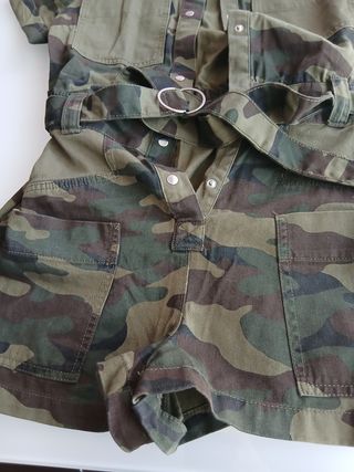 Mono vaquero elástico militar Bershka talla S