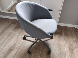 Silla giratoria IKEA SKRUVSTA gris