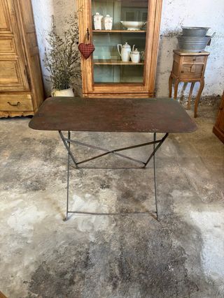 Mesa plegable metal antigua