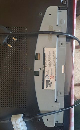 TV Samsung 32" marrón