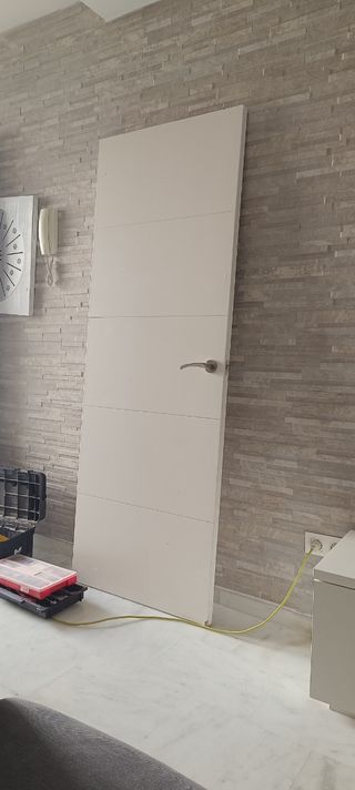 Puerta interior blanca maciza 210x72,5