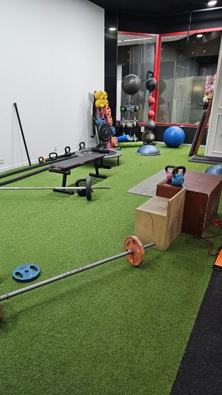 Traspaso gimnasio equipado