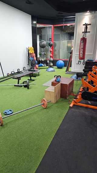 Traspaso gimnasio equipado