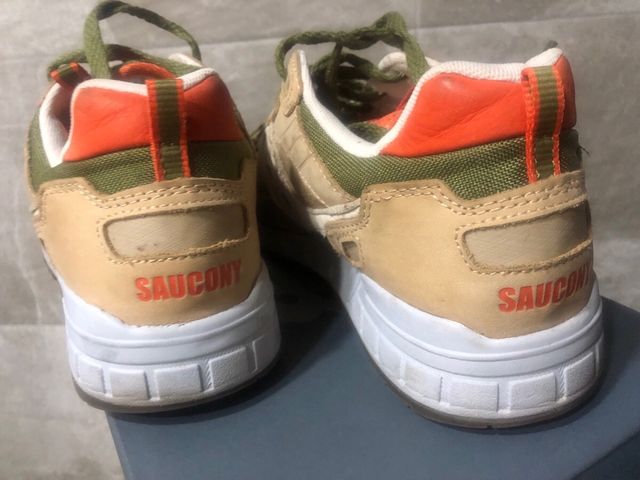 Zapatillas Saucony beige y verde oliva