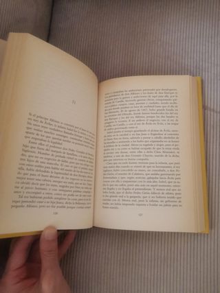 Isabel, la reina: Las hijas de la luna roja (Sp...