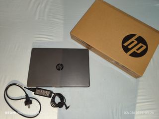 •Portátil HP 8 GB RAM/ 256GB de SSD en buen estado