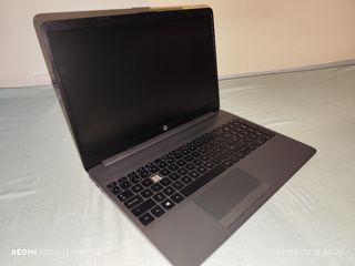 •Portátil HP 8 GB RAM/ 256GB de SSD en buen estado