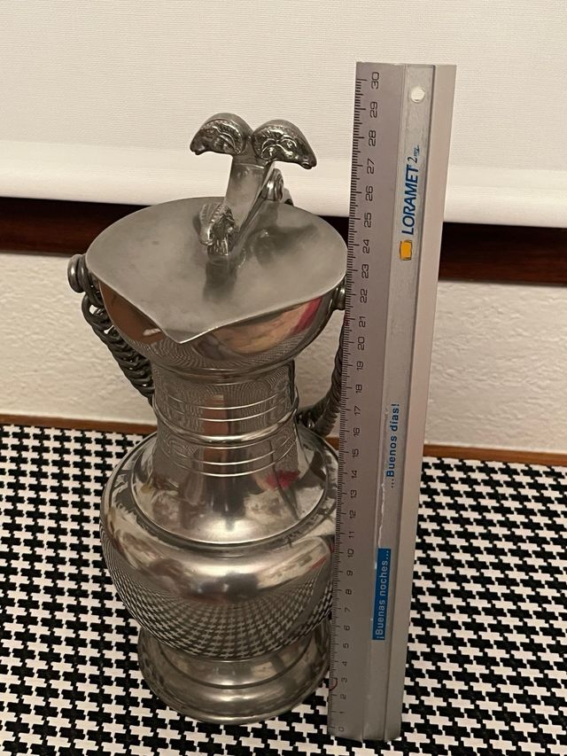 Jarra terneros antigua plata