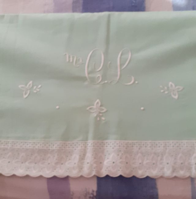 Sábana bordada verde y blanca/ llençol