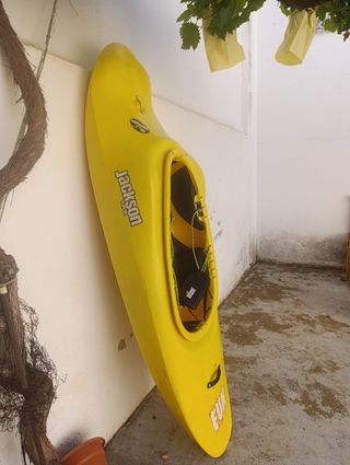 Kayak Jackson Fun amarillo aguas bravas