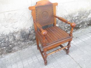 Sillón antiguo peluquero madera