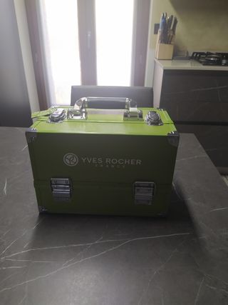 Trolley trucchi Yves Rocher verde