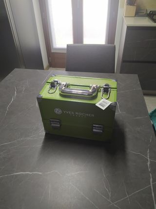 Trolley trucchi Yves Rocher verde