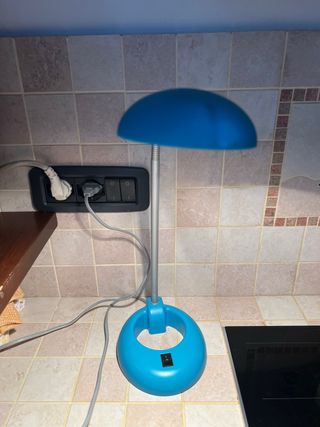 Lampada alogena da scrivania o comodino